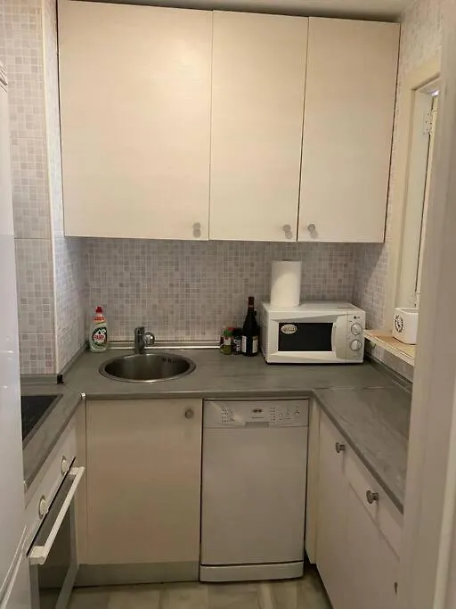Apartment 2 Bedroom Flat In Golden Mile For 2 To 4 People Marbella Spain